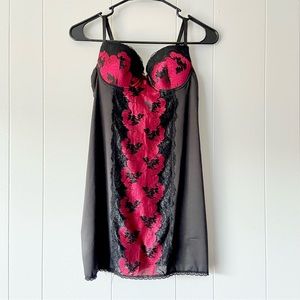 Marilyn Monroe intimates black and pink laced lingerie slip dress, size small